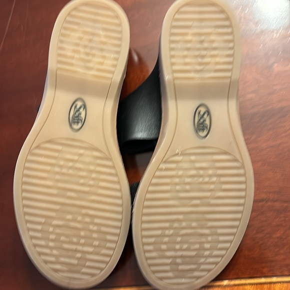 NWOT Sofft Velcro sandals size 8 - Picture 2 of 5